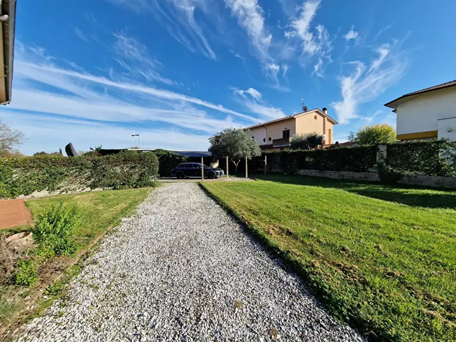 Immagine 45 di Villa in vendita  a Crespina Lorenzana