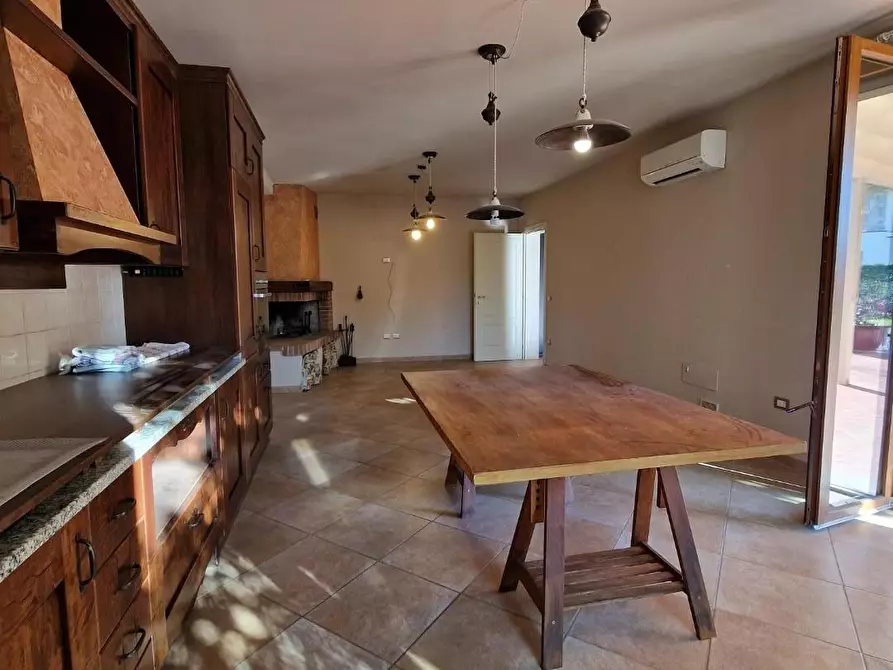 Immagine 14 di Villa in vendita  a Crespina Lorenzana