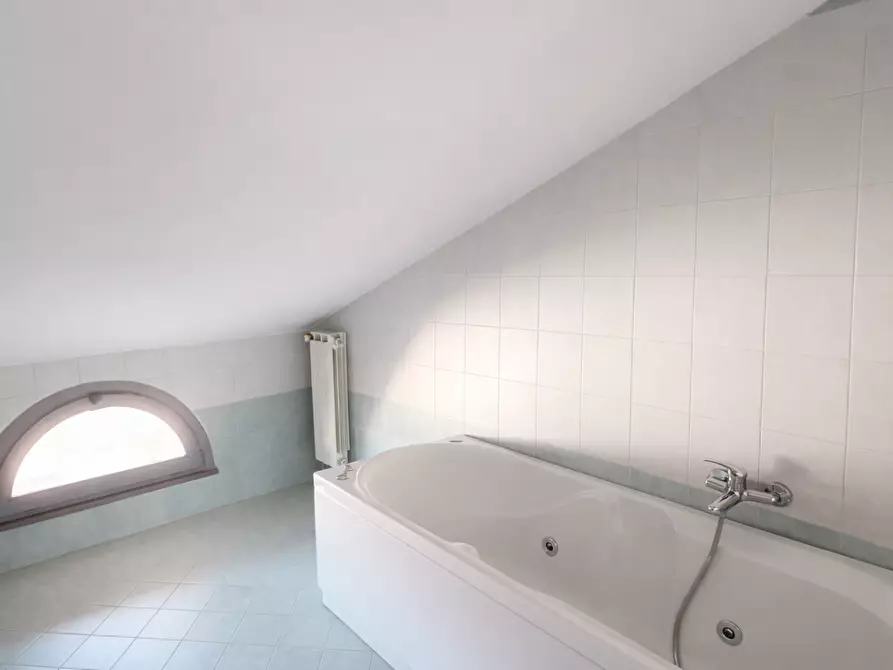 Immagine 12 di Appartamento in vendita  a Cascina