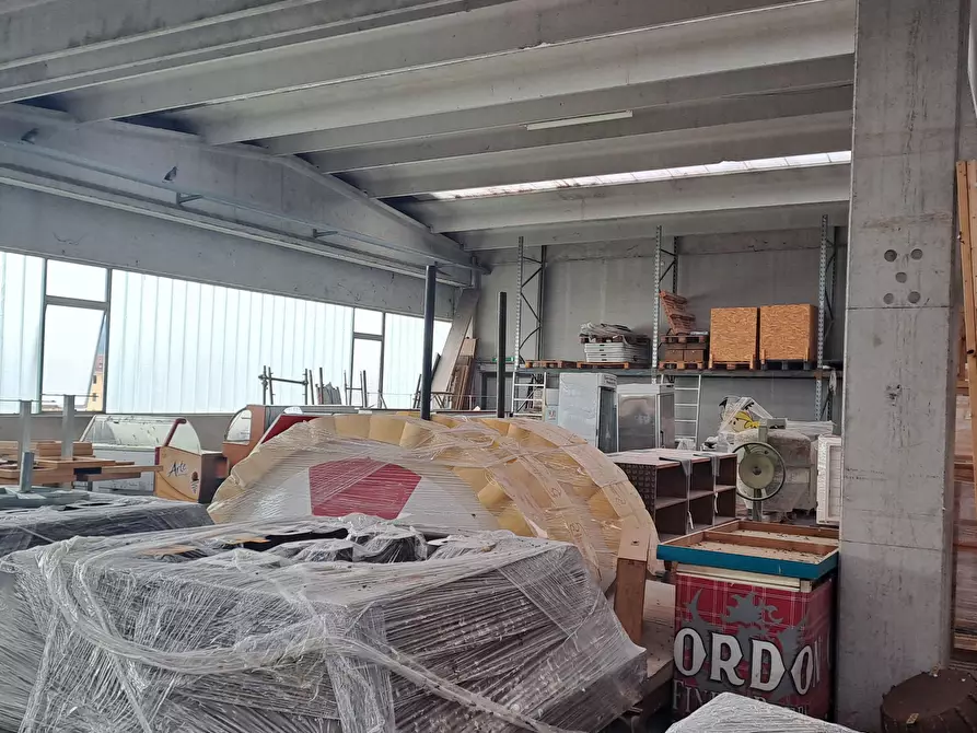 Immagine 11 di Capannone industriale in vendita  a Rosta