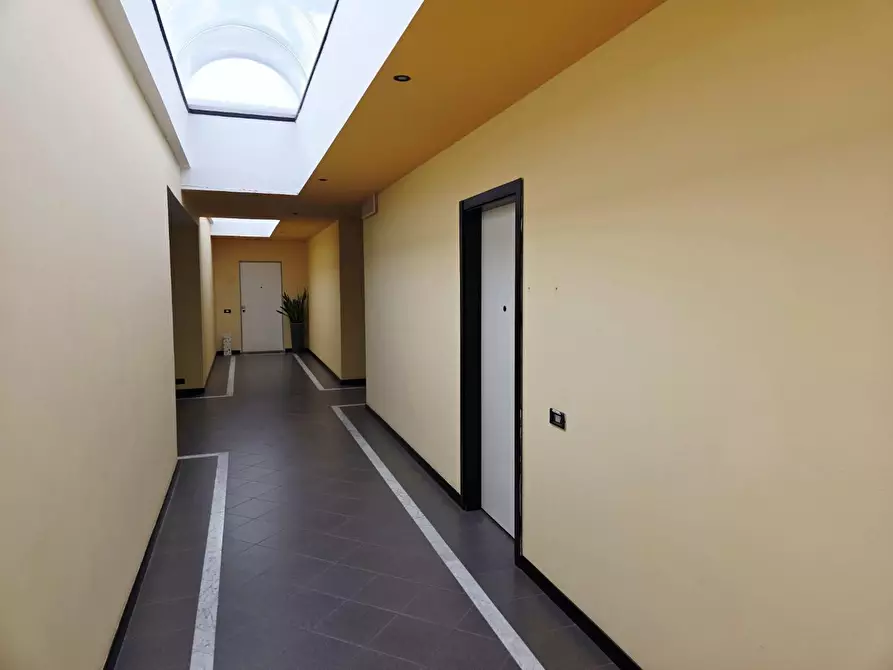 Immagine 15 di Ufficio in vendita  a Capannori