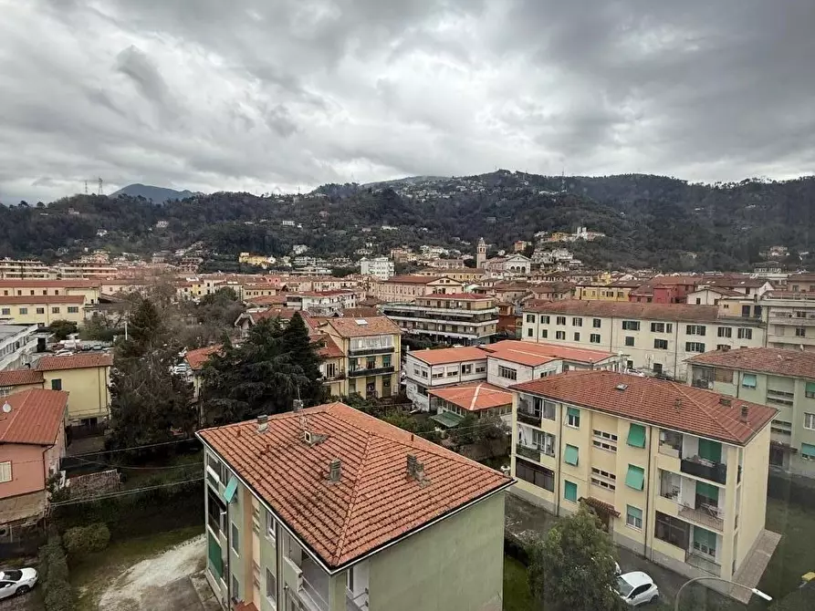 Immagine 5 di Appartamento in vendita  a Massa