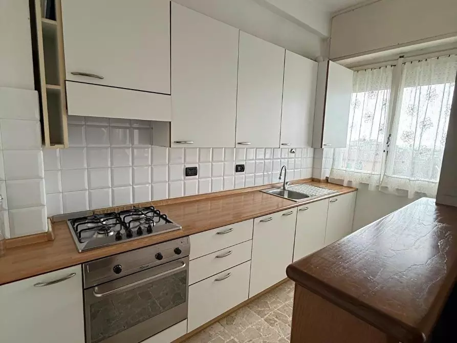 Immagine 9 di Appartamento in vendita  a Massa