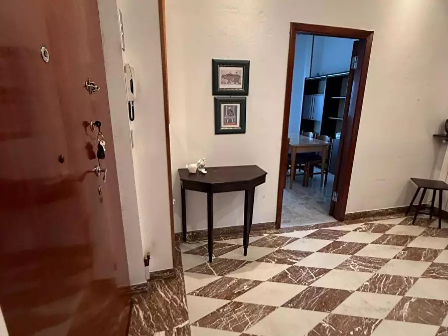 Immagine 2 di Appartamento in vendita  a Massa