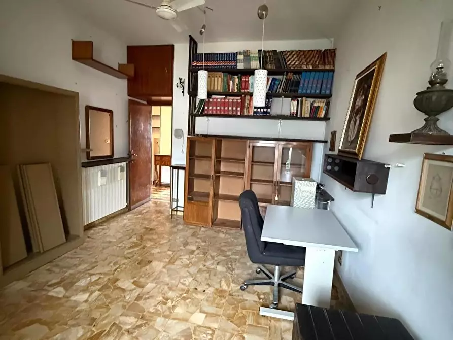 Immagine 21 di Appartamento in vendita  a Massa