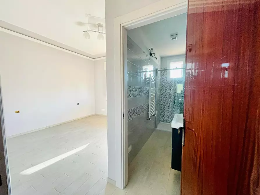 Immagine 11 di Appartamento in vendita  a Capannori