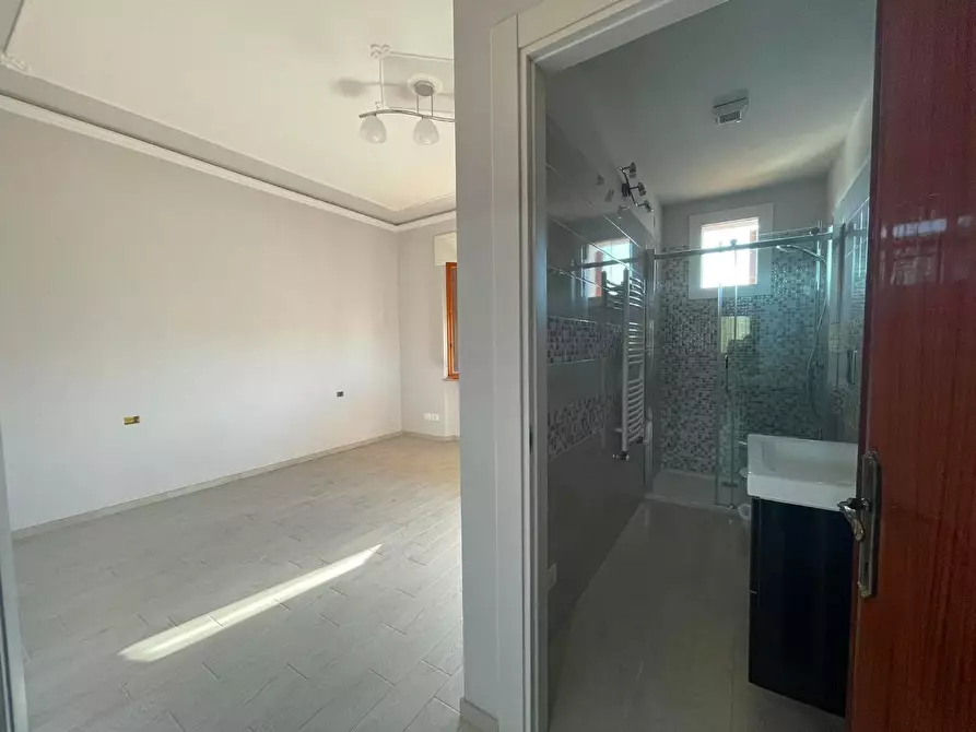 Immagine 10 di Appartamento in vendita  a Capannori