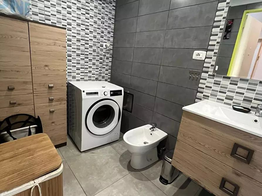 Immagine 12 di Porzione di casa in affitto  a Carrara