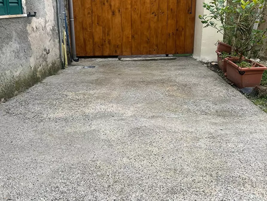 Immagine 29 di Porzione di casa in affitto  a Carrara