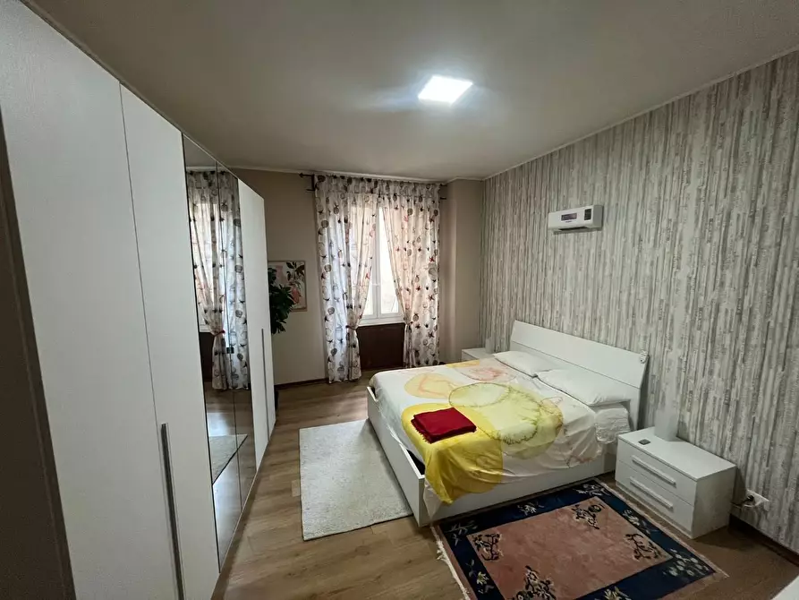 Immagine 25 di Porzione di casa in affitto  a Carrara