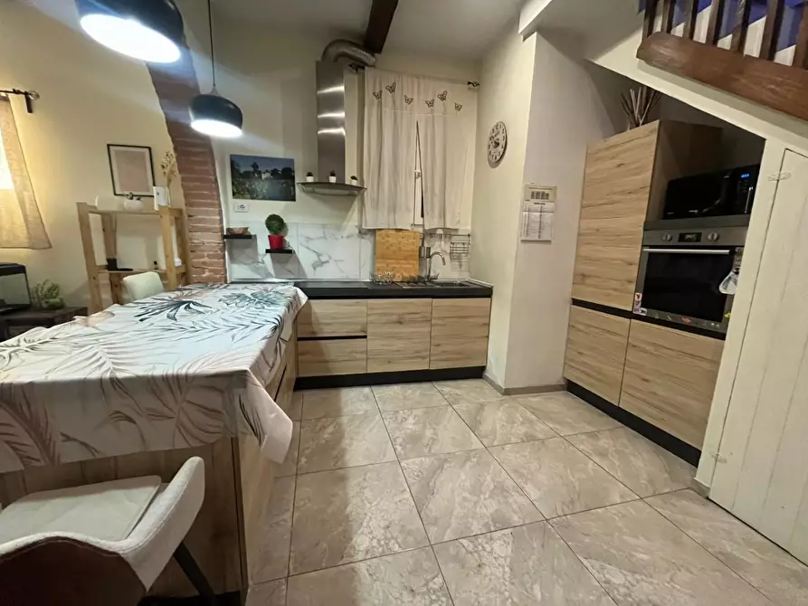 Immagine 4 di Porzione di casa in affitto  a Carrara