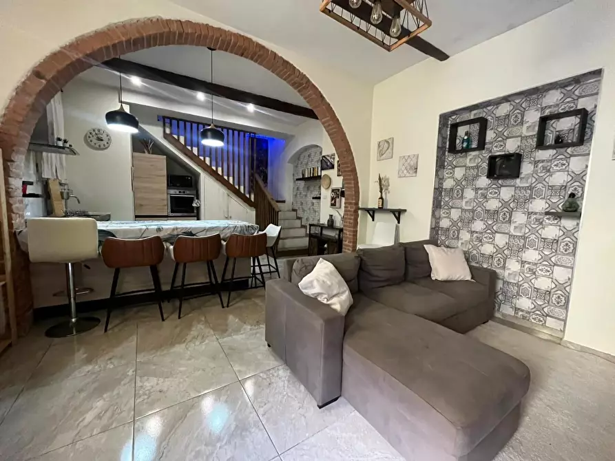 Immagine 3 di Porzione di casa in affitto  a Carrara