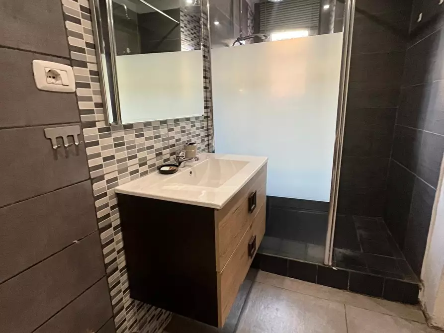 Immagine 8 di Porzione di casa in affitto  a Carrara