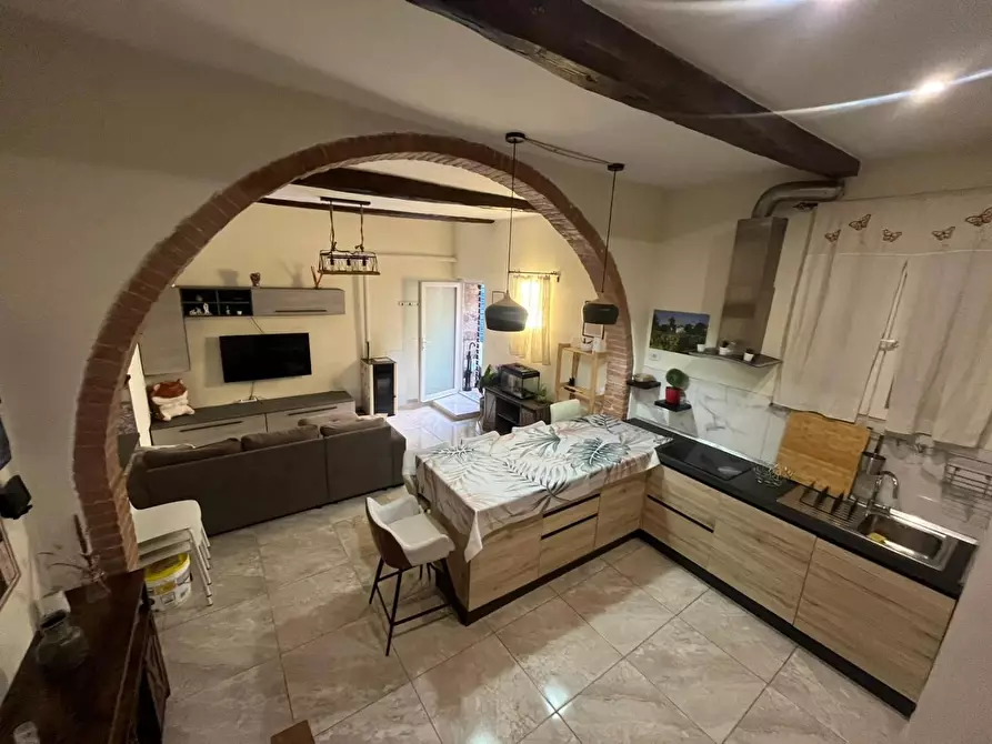 Immagine 7 di Porzione di casa in affitto  a Carrara