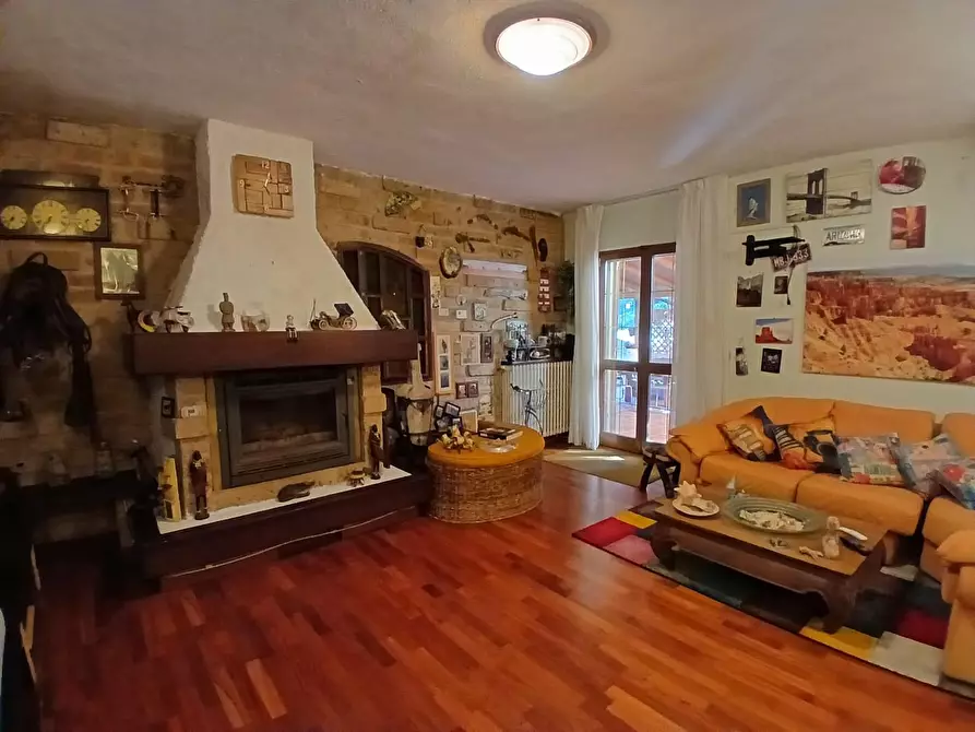 Immagine 9 di Villa in vendita  a Collesalvetti