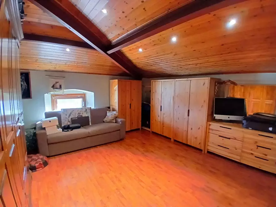 Immagine 27 di Villa in vendita  a Collesalvetti