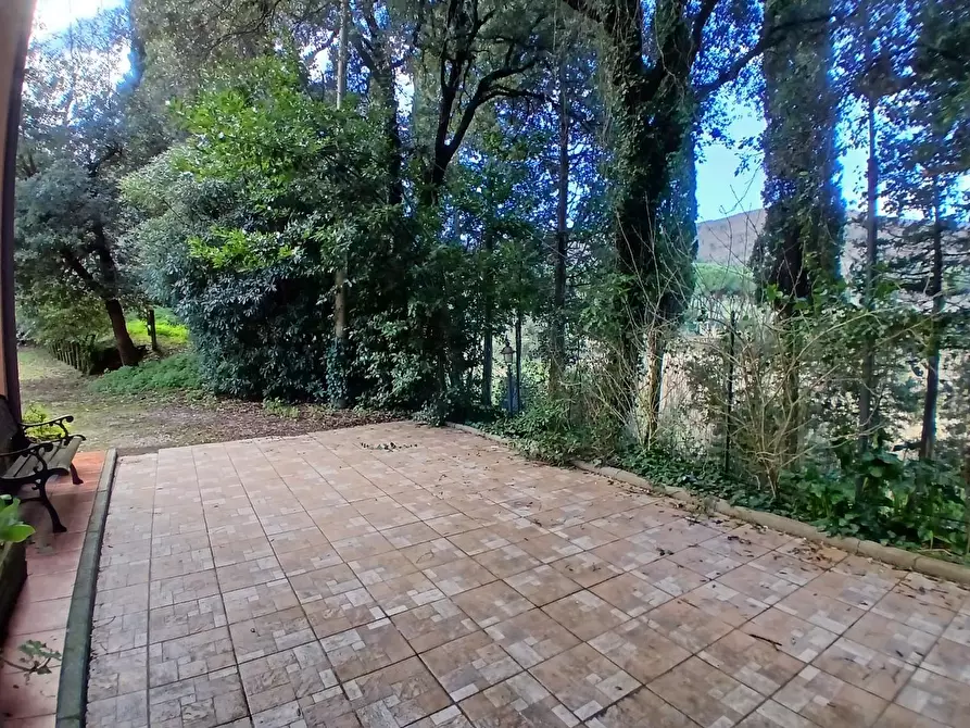 Immagine 37 di Villa in vendita  a Collesalvetti