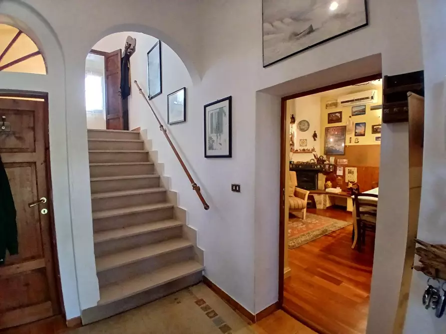 Immagine 19 di Villa in vendita  a Collesalvetti