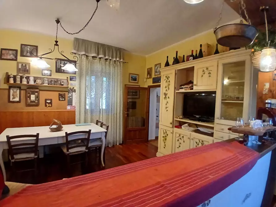 Immagine 11 di Villa in vendita  a Collesalvetti