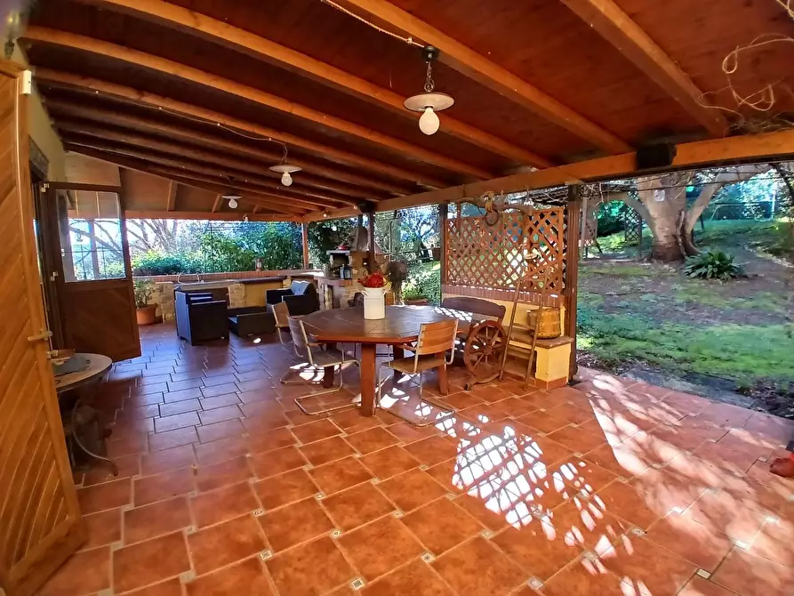 Immagine 3 di Villa in vendita  a Collesalvetti