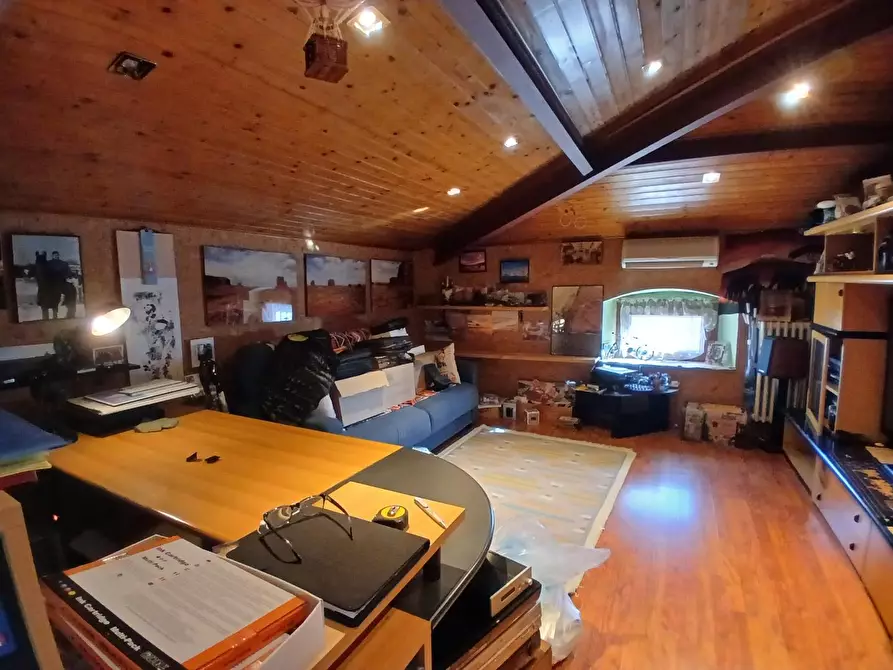 Immagine 28 di Villa in vendita  a Collesalvetti