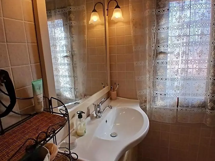 Immagine 29 di Villa in vendita  a Collesalvetti