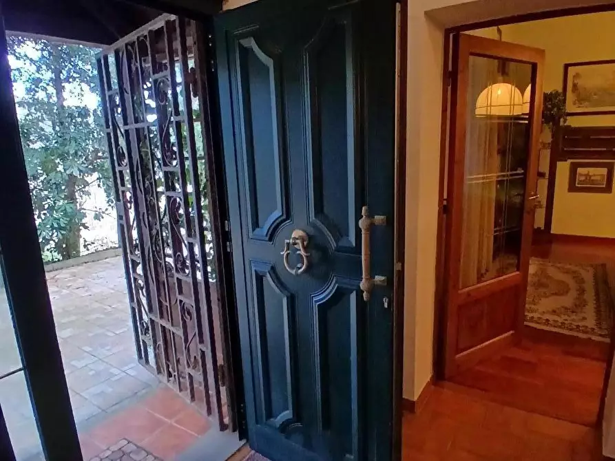 Immagine 5 di Villa in vendita  a Collesalvetti