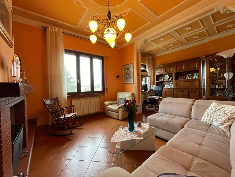 Immagine 5 di Casa bifamiliare in vendita  a Lucca