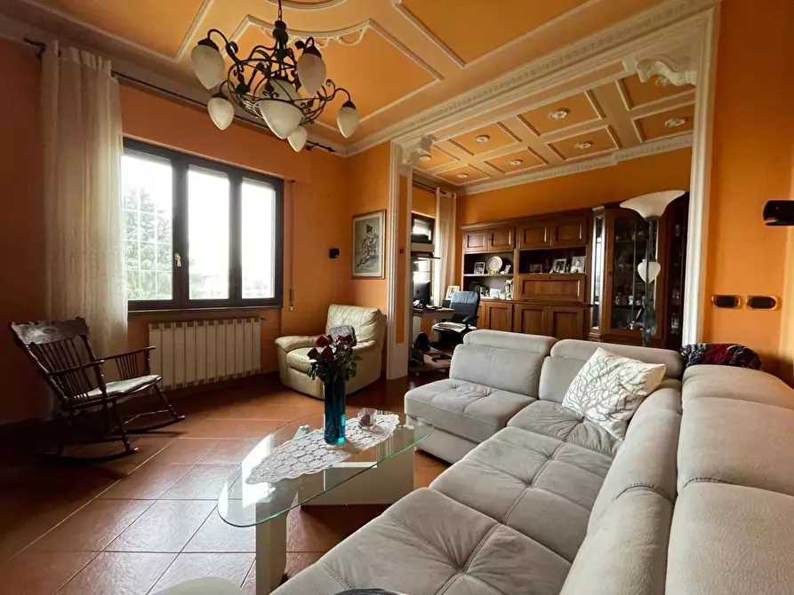 Immagine 2 di Casa bifamiliare in vendita  a Lucca