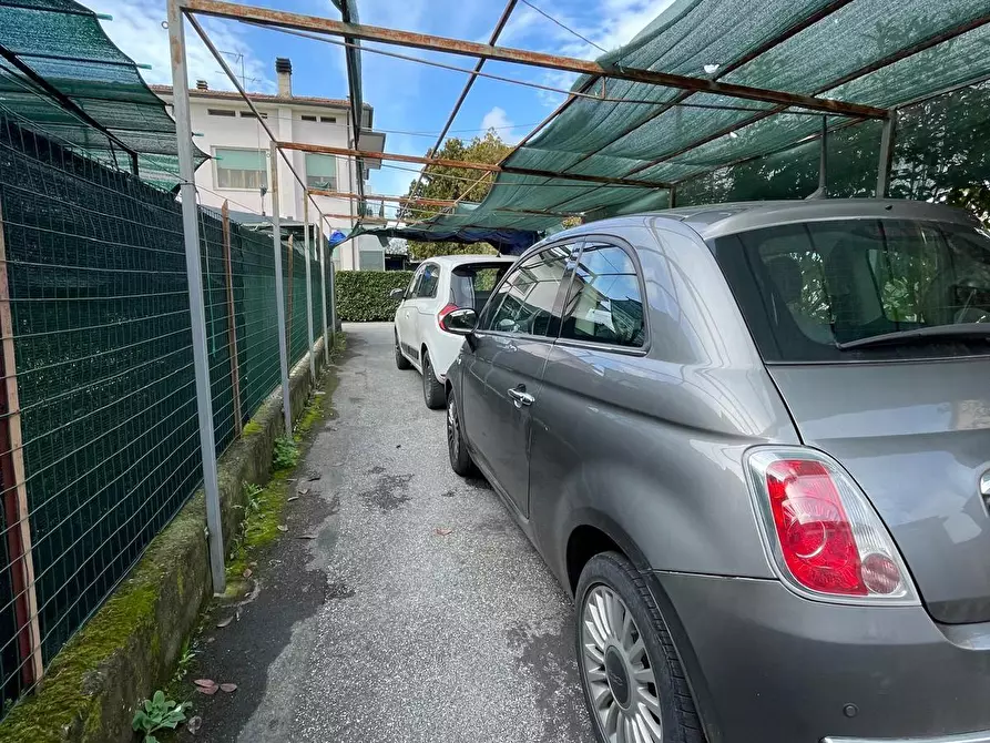 Immagine 48 di Casa bifamiliare in vendita  a Lucca