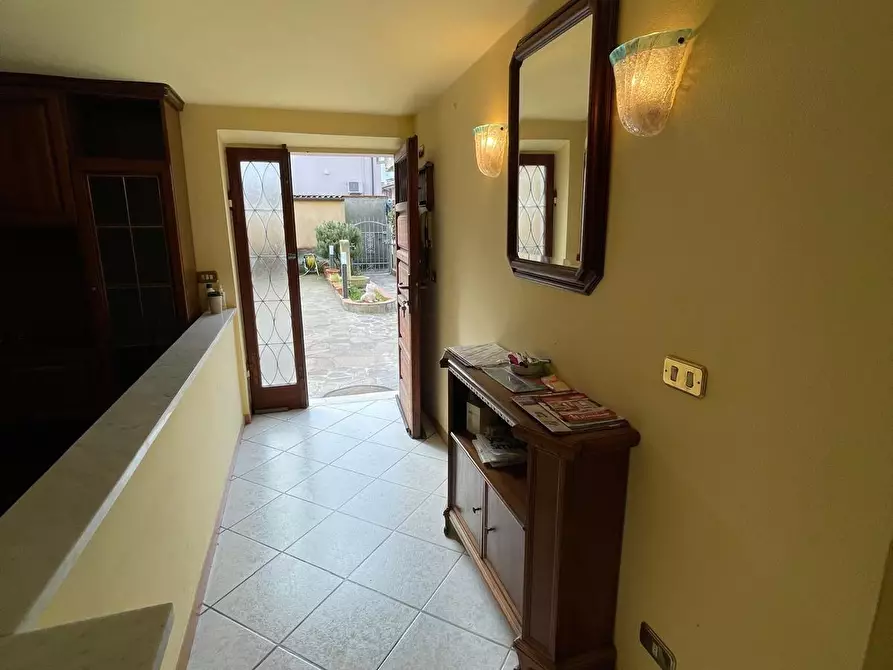 Immagine 37 di Casa bifamiliare in vendita  a Lucca