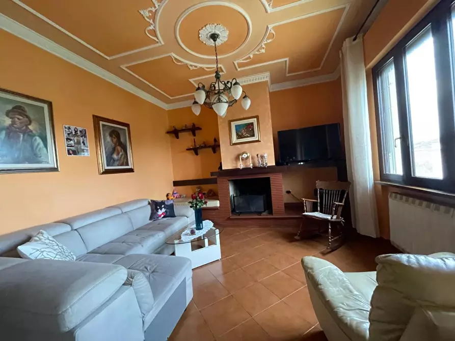 Immagine 3 di Casa bifamiliare in vendita  a Lucca