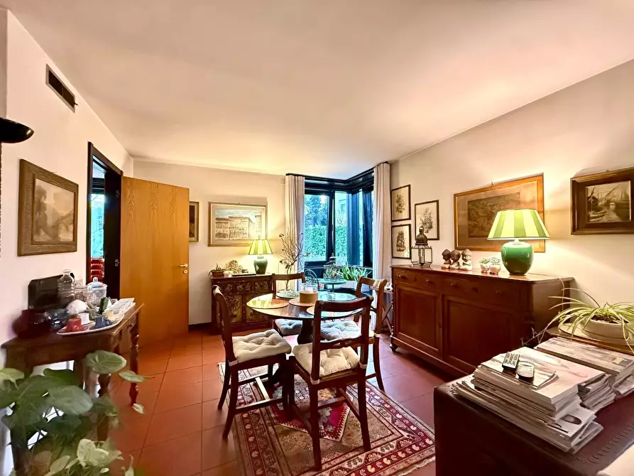 Immagine 7 di Appartamento in vendita  a Lucca