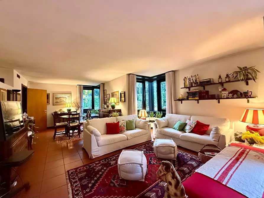 Immagine 33 di Appartamento in vendita  a Lucca