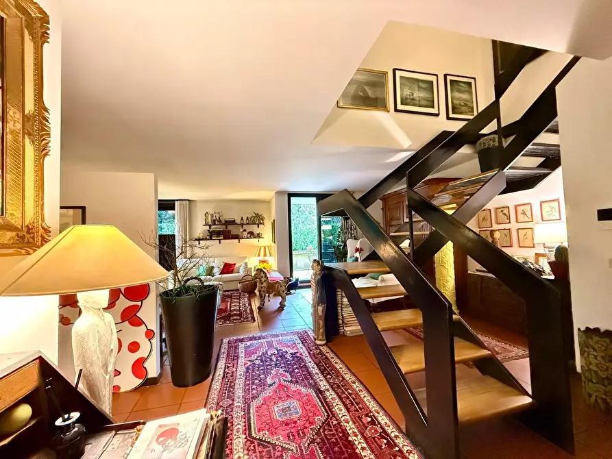 Immagine 16 di Appartamento in vendita  a Lucca