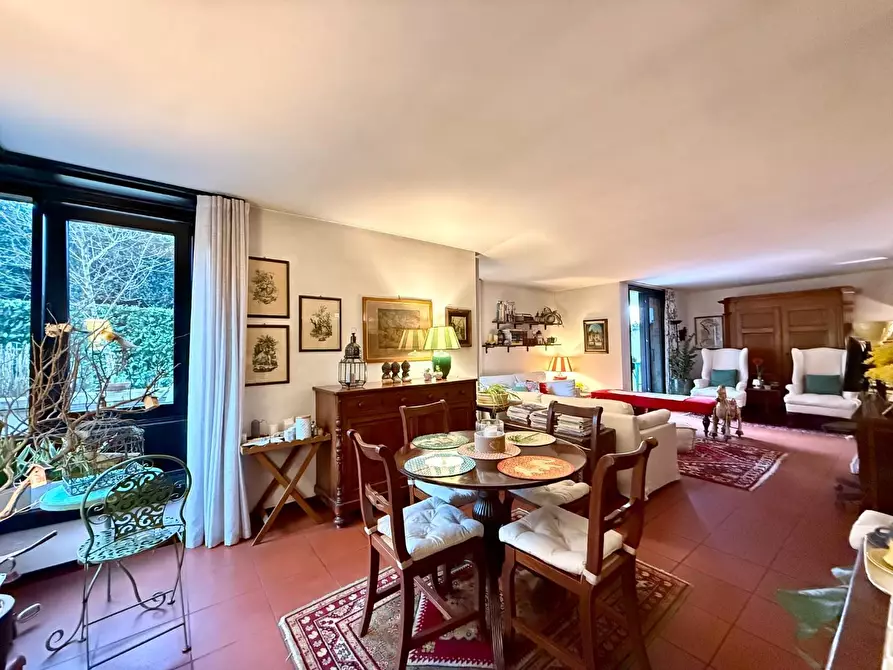 Immagine 9 di Appartamento in vendita  a Lucca