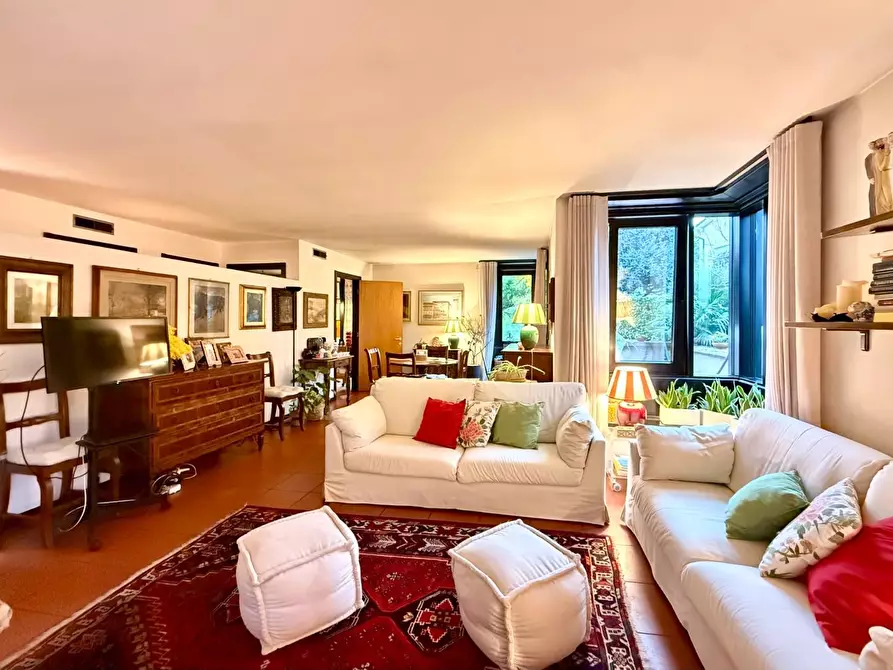 Immagine 3 di Appartamento in vendita  a Lucca