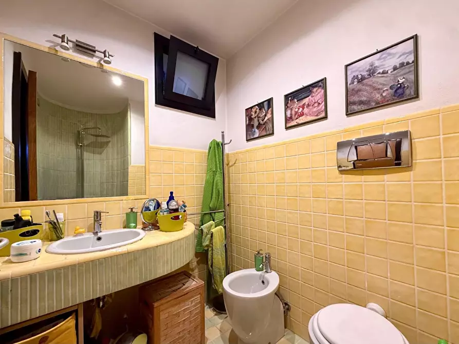 Immagine 30 di Appartamento in vendita  a Lucca