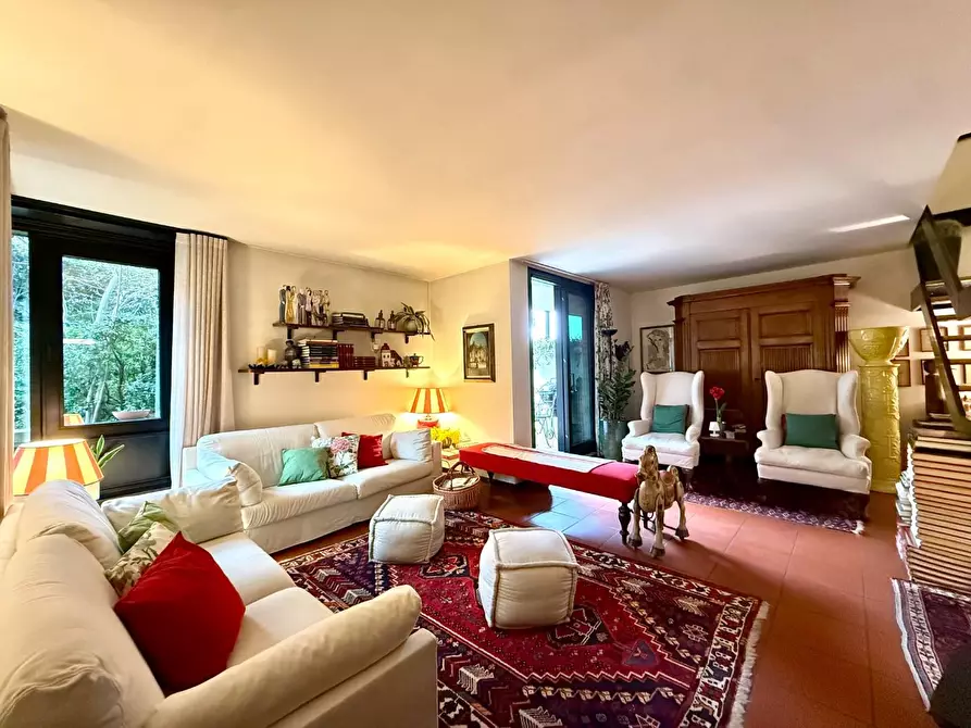 Immagine 36 di Appartamento in vendita  a Lucca