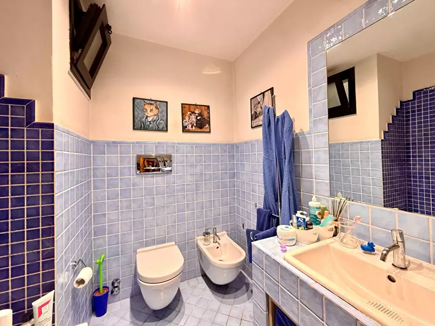 Immagine 46 di Appartamento in vendita  a Lucca