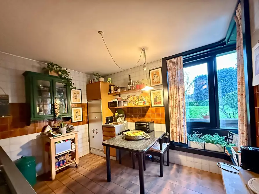 Immagine 38 di Appartamento in vendita  a Lucca