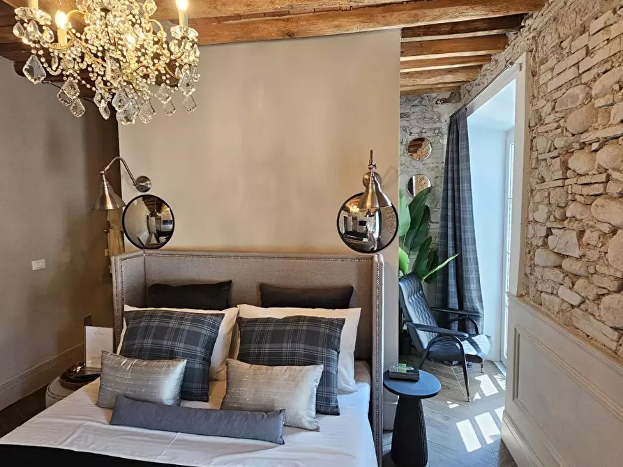 Immagine 6 di Appartamento in vendita  a Lucca