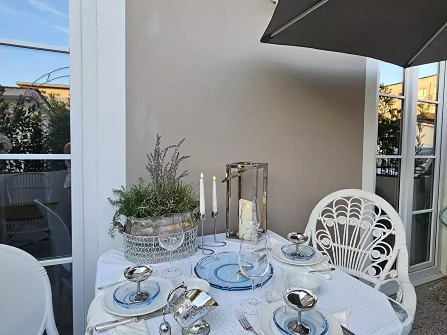 Immagine 9 di Appartamento in vendita  a Lucca