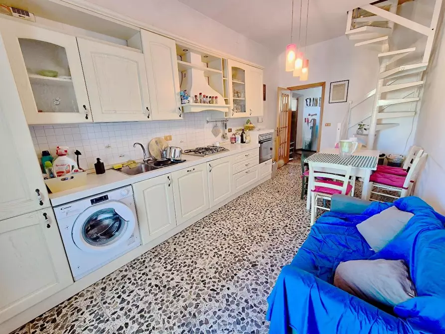 Immagine 3 di Appartamento in vendita  a Pisa