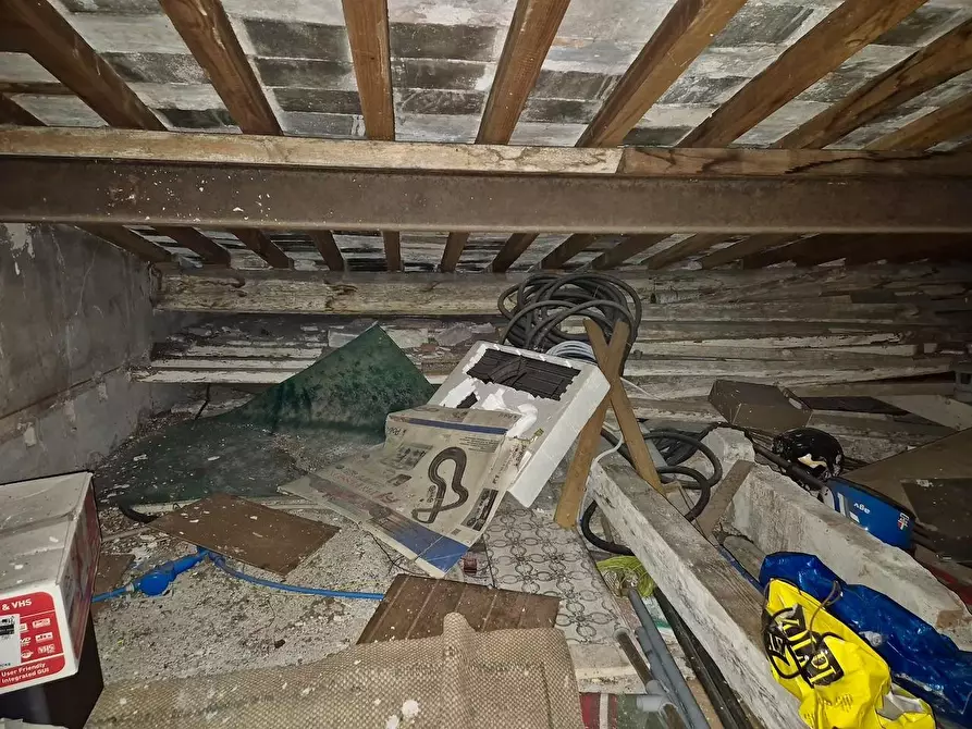 Immagine 26 di Appartamento in vendita  a Pisa