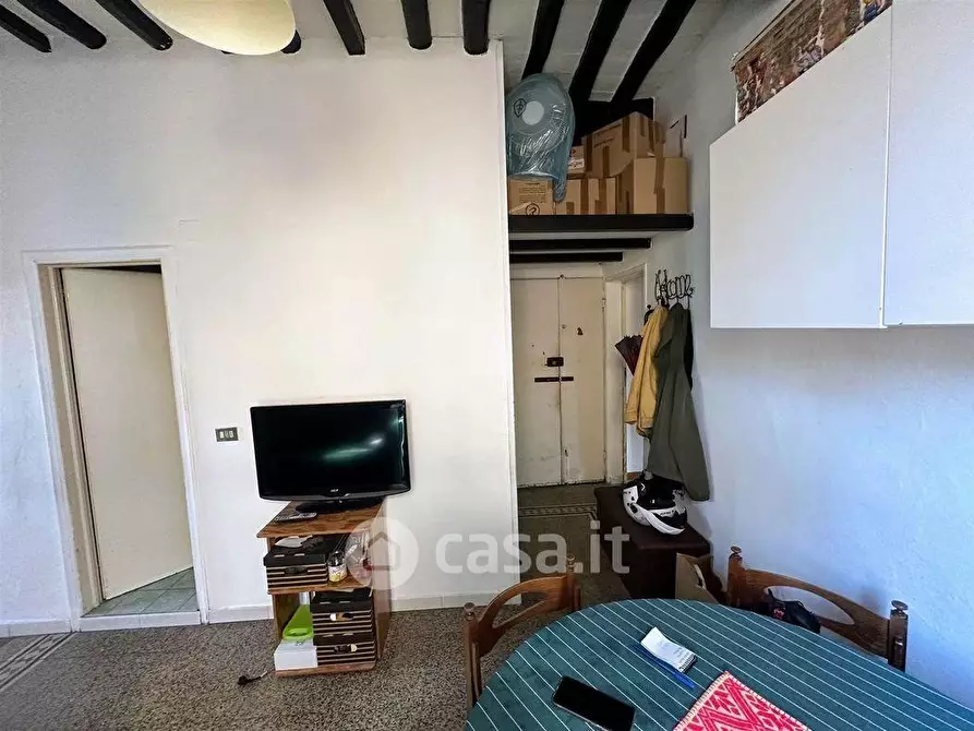 Immagine 11 di Appartamento in vendita  a Pisa