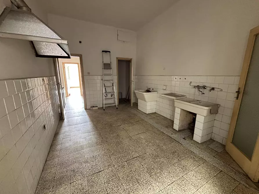 Immagine 16 di Appartamento in vendita  a Pisa