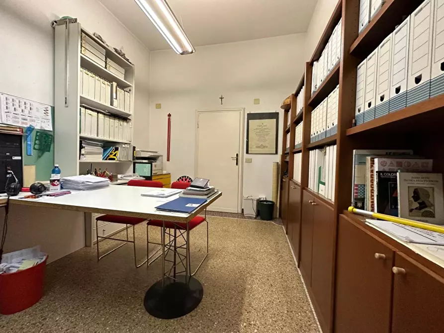 Immagine 18 di Villa in vendita  a Vicopisano