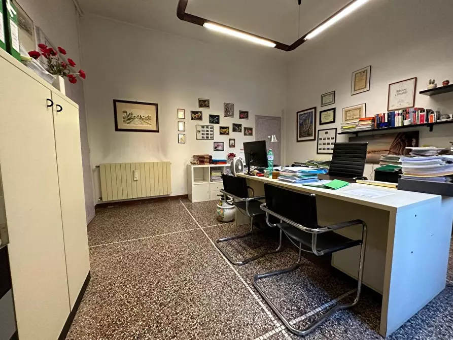 Immagine 9 di Villa in vendita  a Vicopisano