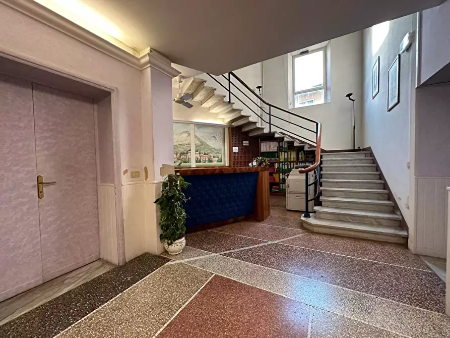 Immagine 3 di Villa in vendita  a Vicopisano